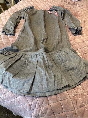 Girls' Neige Gray Ruffle Hem Dress - Classic Everyday Style